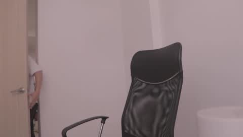 Snapshot of magic_tony chatting on October 2025 06:08:01 PM Tony Hoffa online show from October 2025 06:08:01 PM