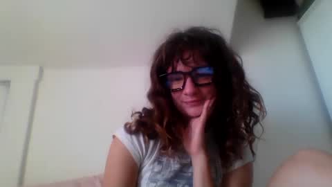 Snapshot of magicalmissmolly chatting on October 2025 10:07:02 PM magicalmissmolly online show from October 2025 10:07:02 PM