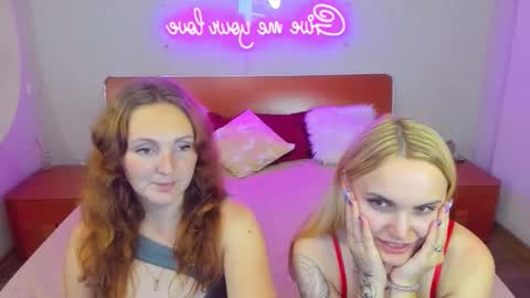 Snapshot of magiceyess chatting on October 2025 05:48:02 PM Lili and Bella online show from October 2025 05:48:02 PM