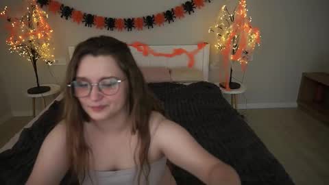 Emily online show from October 2025 07:40:01 PM