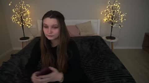 Emily online show from November 2025 03:33:02 PM