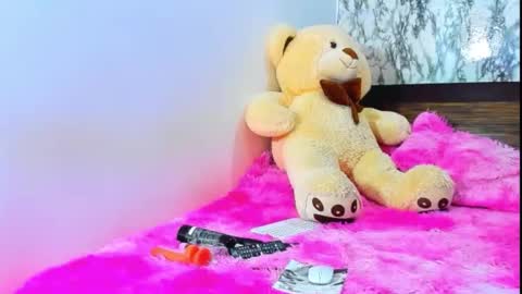 Maia Bronce online show from February 2026 12:18:02 AM