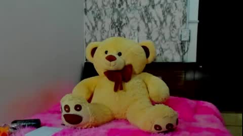 Maia Bronce online show from May 2026 12:06:02 AM