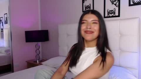 Maia Reficco online show from June 2026 07:59:01 PM
