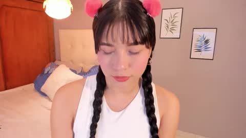 Snapshot of maia_w10 chatting on November 2025 12:27:01 PM Maia online show from November 2025 12:27:01 PM