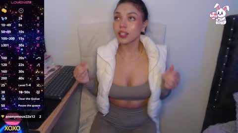 Snapshot of maiaa_evans chatting on December 2024 02:31:02 AM    t  online show from December 2024 02:31:02 AM