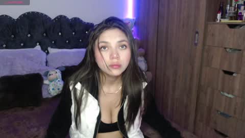 Snapshot of maiaa_evans chatting on December 2024 02:45:02 AM    t  online show from December 2024 02:45:02 AM