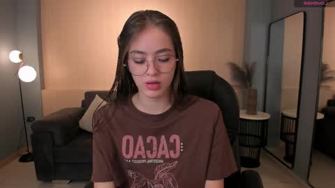  Maia  online show from November 2025 12:14:02 PM