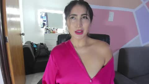 Snapshot of maiaconnor chatting on September 2025 10:55:01 PM online show from September 2025 10:55:01 PM