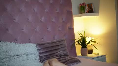  Maia  online show from January 2026 08:56:01 PM