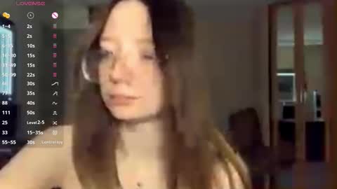 Snapshot of maidacompston chatting on December 2025 03:51:02 PM Elina online show from December 2025 03:51:02 PM