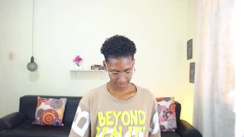 Snapshot of maiki18 chatting on February 2025 07:40:02 PM I am Maik online show from February 2025 07:40:02 PM