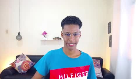 Snapshot of maiki18 chatting on February 2025 02:02:01 PM I am Maik online show from February 2025 02:02:01 PM