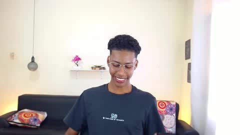 Snapshot of maiki18 chatting on February 2025 05:54:02 PM I am Maik online show from February 2025 05:54:02 PM