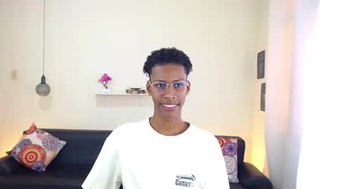 Snapshot of maiki18 chatting on February 2025 07:41:01 PM I am Maik online show from February 2025 07:41:01 PM