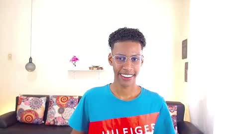 Snapshot of maiki18 chatting on February 2025 02:04:02 PM I am Maik online show from February 2025 02:04:02 PM