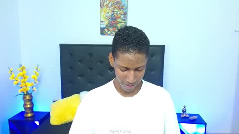 Snapshot of maiki18 chatting on October 2025 02:37:01 PM I am Maik online show from October 2025 02:37:01 PM