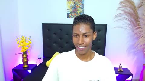 Snapshot of maiki18 chatting on October 2025 02:56:02 PM I am Maik online show from October 2025 02:56:02 PM