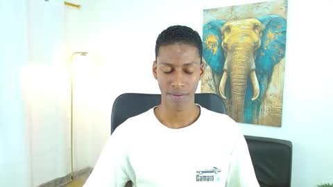 Snapshot of maiki18 chatting on November 2025 09:04:02 PM I am Maik online show from November 2025 09:04:02 PM