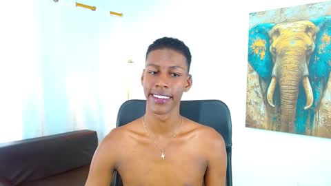 Snapshot of maiki18 chatting on November 2025 09:16:01 PM I am Maik online show from November 2025 09:16:01 PM