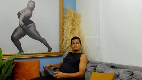 Snapshot of maikol_twinkx chatting on December 2025 06:36:02 PM maikol_twinkx online show from December 2025 06:36:02 PM