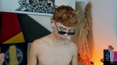 Maiky Cooper online show from December 2025 07:42:02 PM