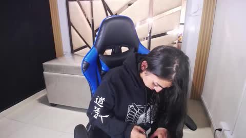 Maily online show from December 2025 03:55:01 AM