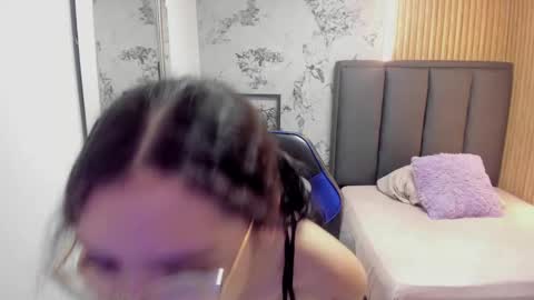 Snapshot of mailylove1 chatting on November 2025 01:55:01 PM M A I L Y online show from November 2025 01:55:01 PM