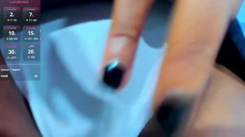 Snapshot of mailyn_er chatting on October 2025 08:49:01 PM Mailyn online show from October 2025 08:49:01 PM