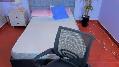 MAITE STONE1 online show from January 2026 03:33:01 AM