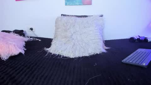 mai  online show from October 2025 07:16:02 PM