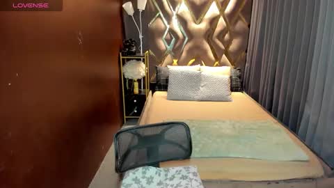 Patty Grey online show from November 2025 07:24:01 PM