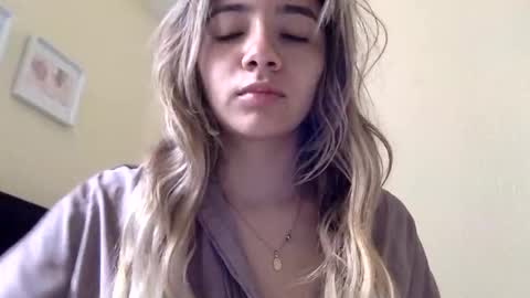 majo_gomezz online show from April 2026 05:06:01 PM