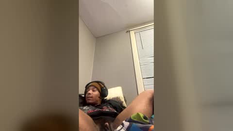 Snapshot of mak232000 chatting on December 2025 09:24:01 AM mak online show from December 2025 09:24:01 AM