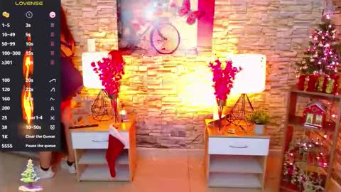 Snapshot of makarena_medina chatting on December 2025 10:13:01 AM Makarena online show from December 2025 10:13:01 AM