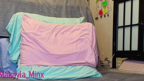 Makayla online show from December 2024 04:25:01 AM