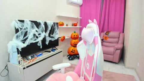 Chloe online show from October 2025 03:25:01 AM