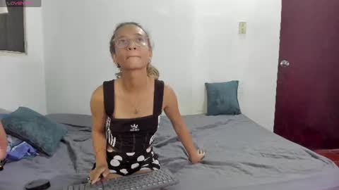 Snapshot of make_me_feel_ chatting on July 2026 01:26:01 PM Shawna Tom online show from July 2026 01:26:01 PM