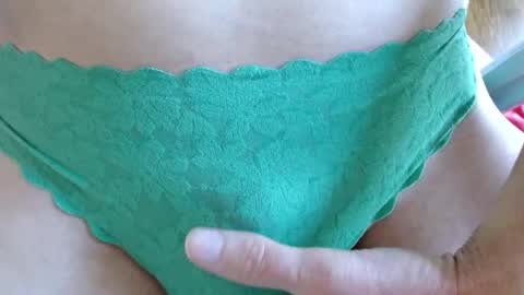 Snapshot of makemeplease89 chatting on April 2026 07:06:02 PM makemeplease89 online show from April 2026 07:06:02 PM