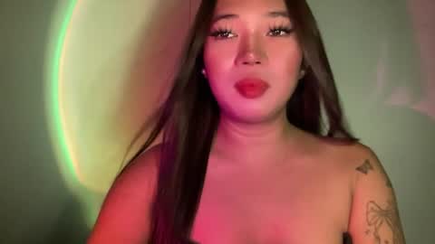 Snapshot of makemesquirt_xxx chatting on June 2026 01:51:02 AM KEANA online show from June 2026 01:51:02 AM