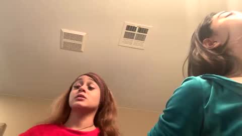 Snapshot of makeouthilldani chatting on December 2024 12:00:01 AM hokulani online show from December 2024 12:00:01 AM