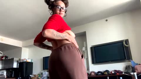 Snapshot of makeouthilldani chatting on January 2025 09:14:02 PM hokulani online show from January 2025 09:14:02 PM