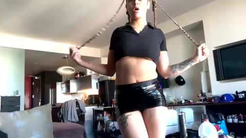 Snapshot of makeouthilldani chatting on January 2025 11:29:01 PM hokulani online show from January 2025 11:29:01 PM