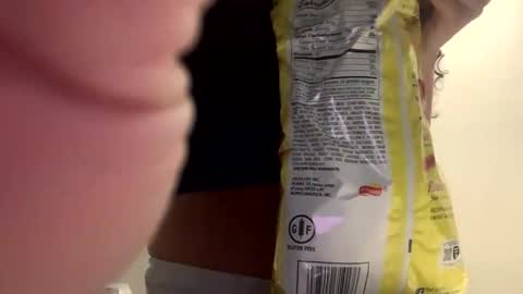 Snapshot of makeouthilldani chatting on January 2025 08:42:01 PM hokulani online show from January 2025 08:42:01 PM