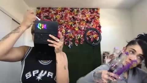 Snapshot of makeouthilldani chatting on March 2025 09:07:02 PM hokulani online show from March 2025 09:07:02 PM