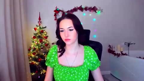 Snapshot of makeyouehappy chatting on December 2025 12:10:01 PM makeyouehappy online show from December 2025 12:10:01 PM