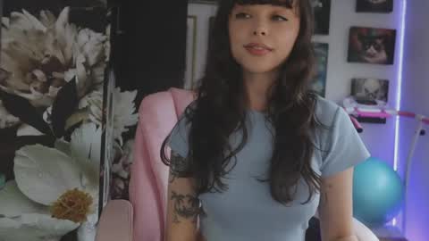Snapshot of makiyahbelle2 chatting on May 2026 06:00:01 AM MakiyahBelle online show from May 2026 06:00:01 AM