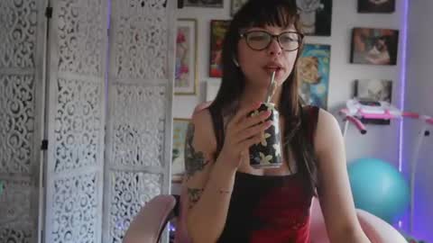Snapshot of makiyahbelle2 chatting on June 2026 04:45:01 AM MakiyahBelle online show from June 2026 04:45:01 AM