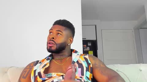 Snapshot of makonneen chatting on October 2025 09:37:01 PM Makonnen online show from October 2025 09:37:01 PM