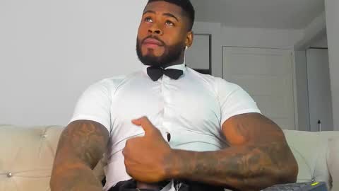 Snapshot of makonneen chatting on November 2025 09:15:01 PM Makonnen online show from November 2025 09:15:01 PM